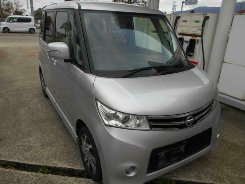 NISSAN ROOX