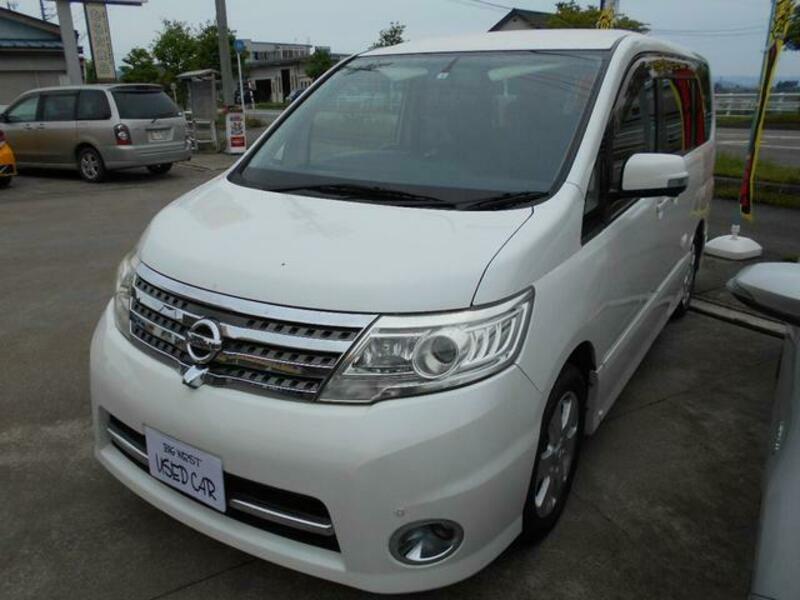 NISSAN SERENA