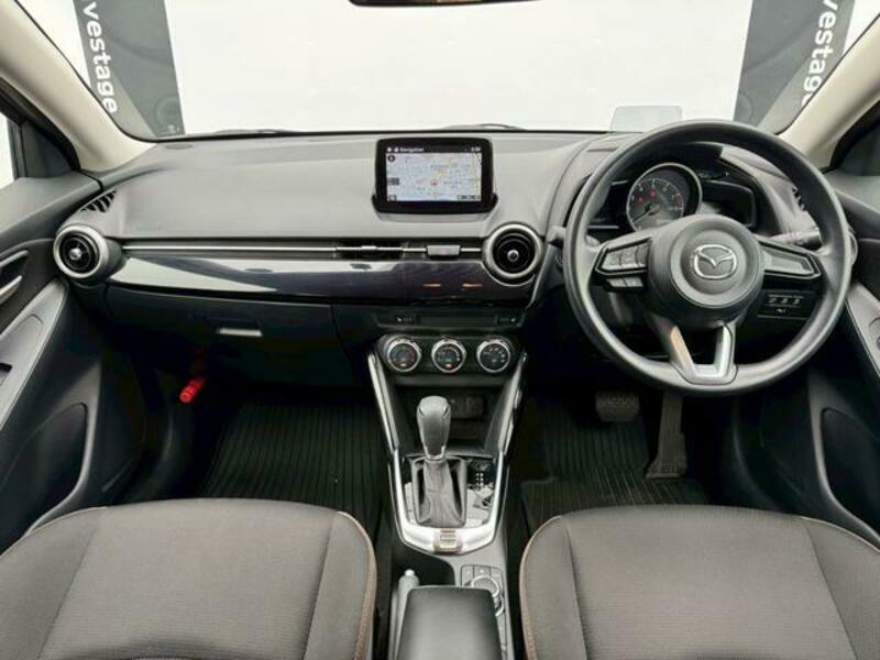 MAZDA2