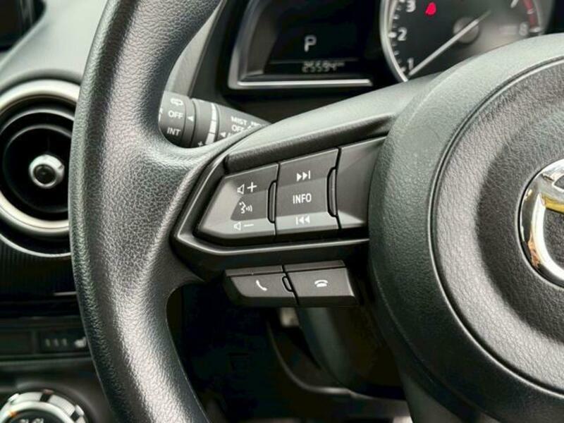 MAZDA2