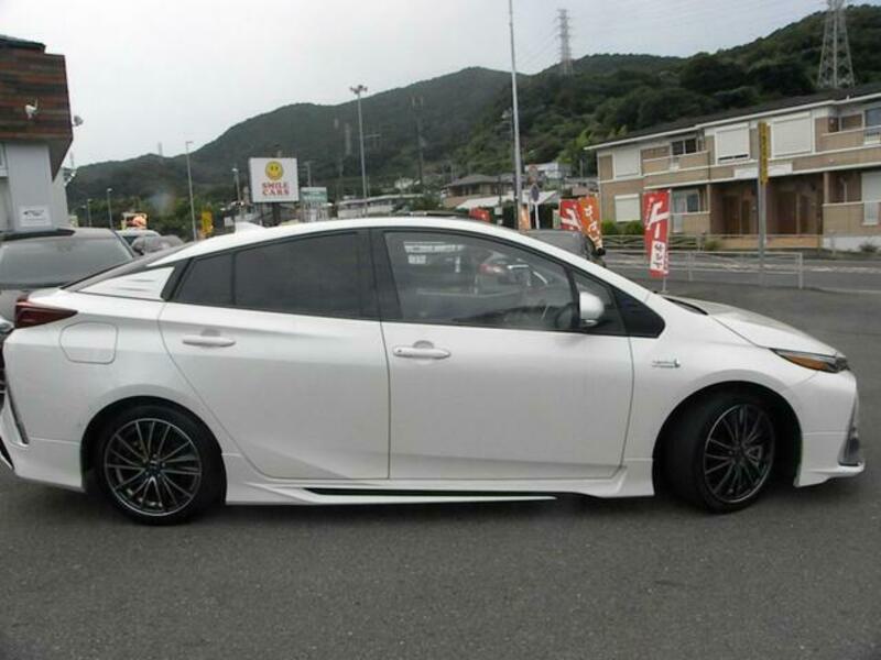 PRIUS PHV