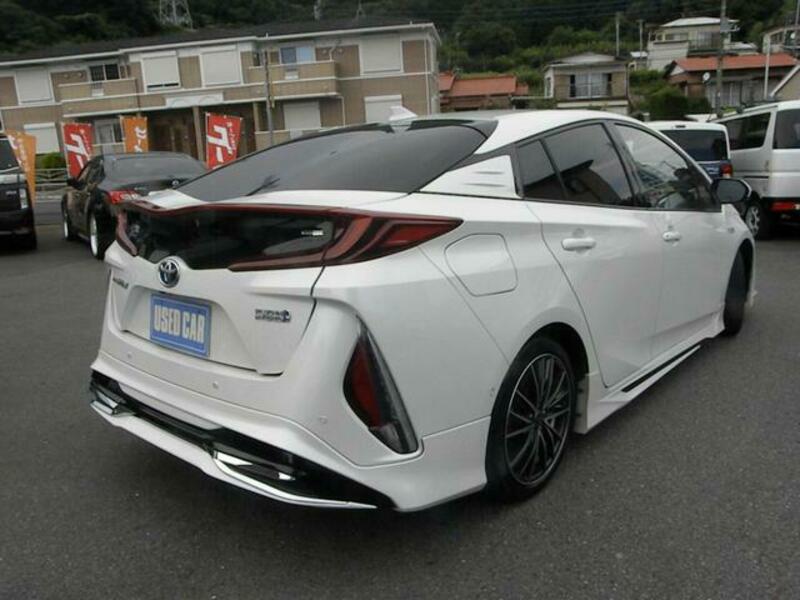 PRIUS PHV