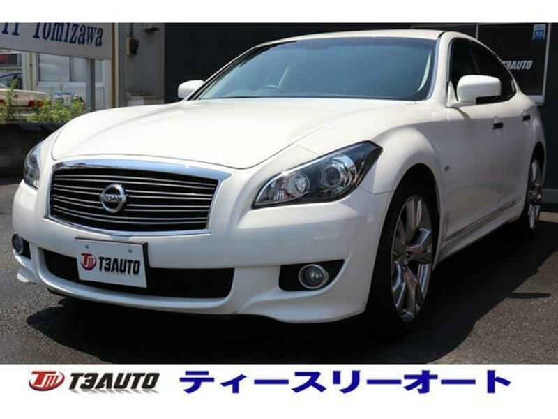 NISSAN FUGA