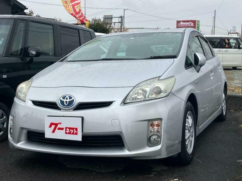 TOYOTA PRIUS
