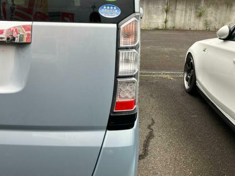 N BOX