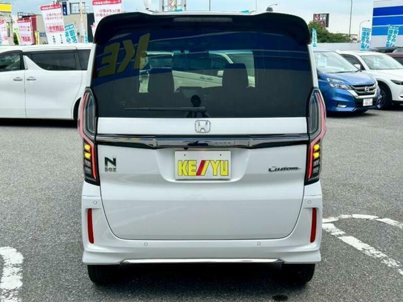 N BOX CUSTOM