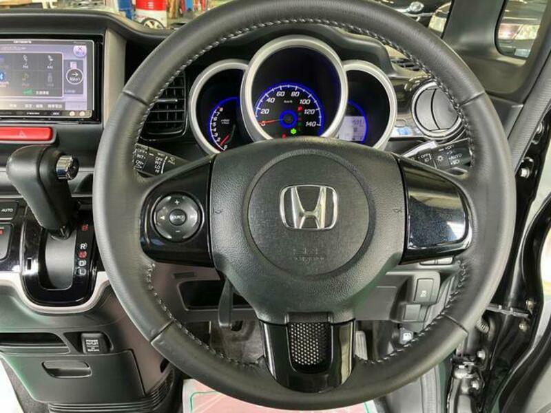 N BOX CUSTOM