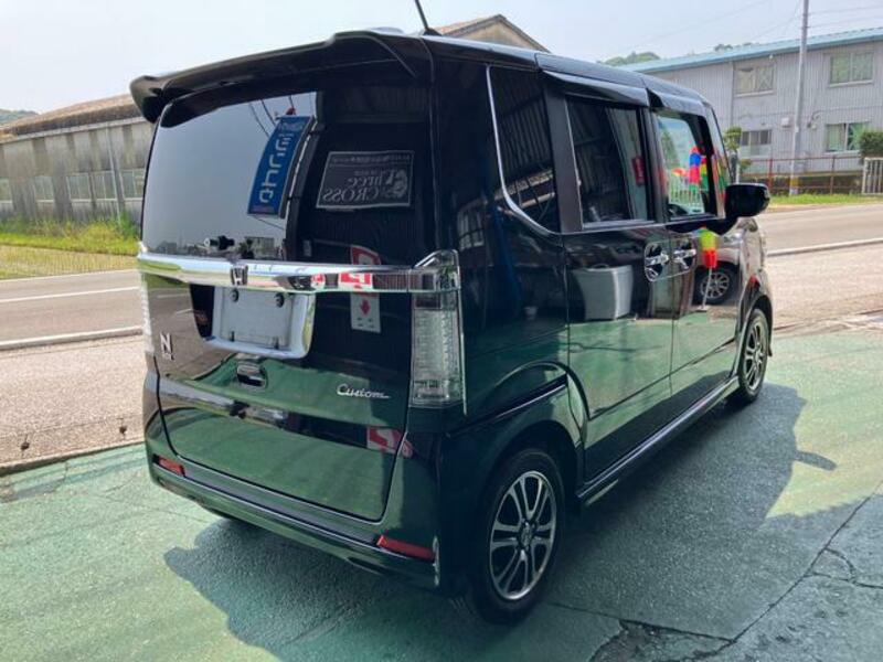 N BOX CUSTOM