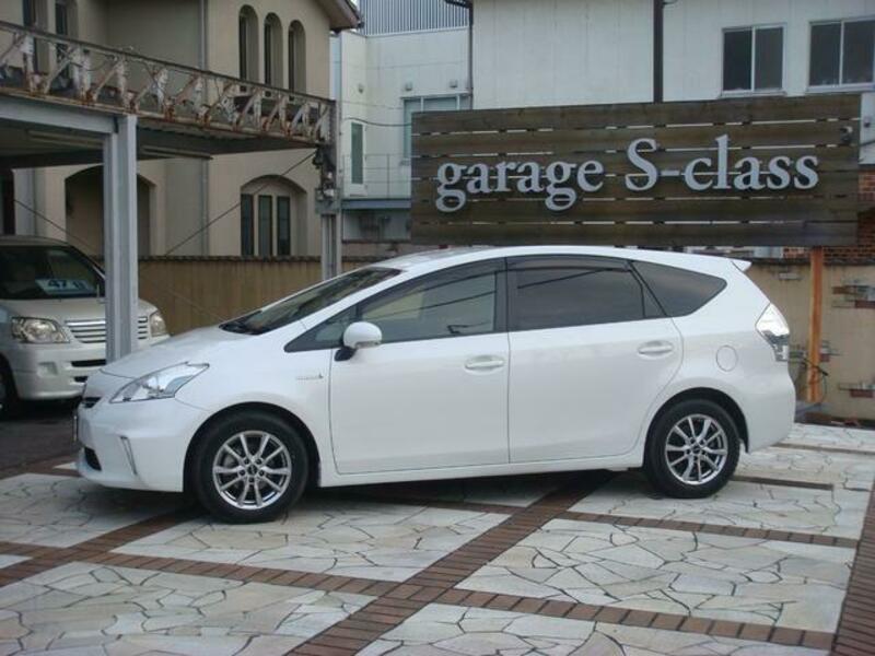 PRIUS ALPHA