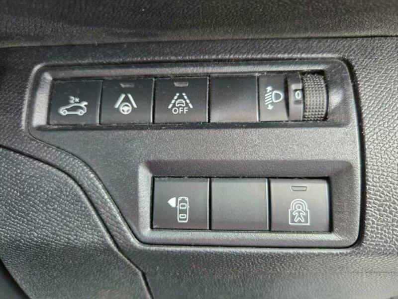 3008