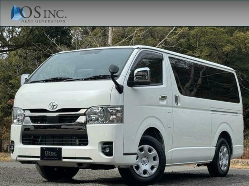 TOYOTA HIACE VAN