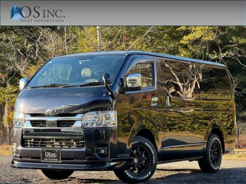 TOYOTA HIACE VAN