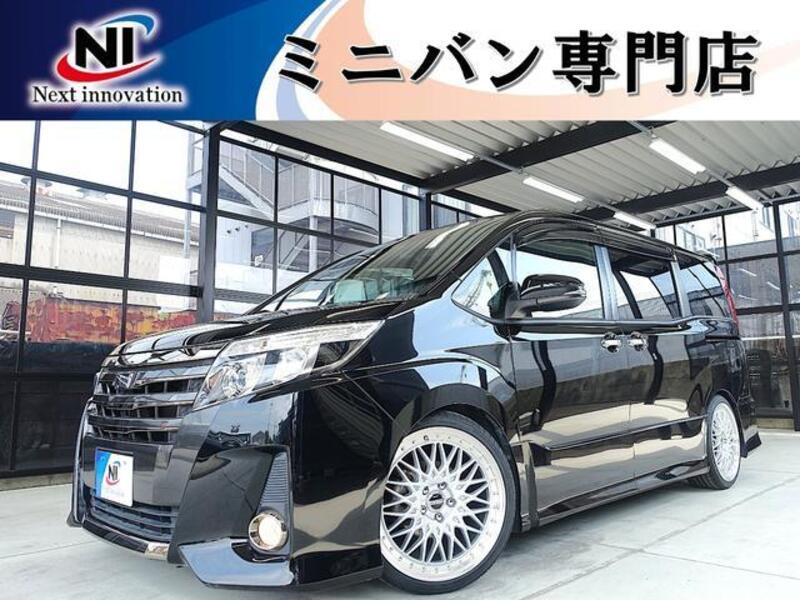 TOYOTA NOAH