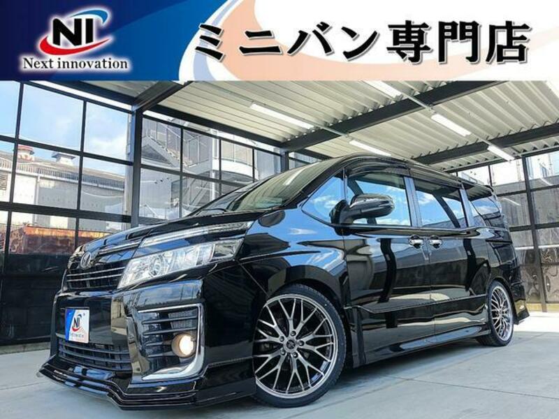 TOYOTA VOXY
