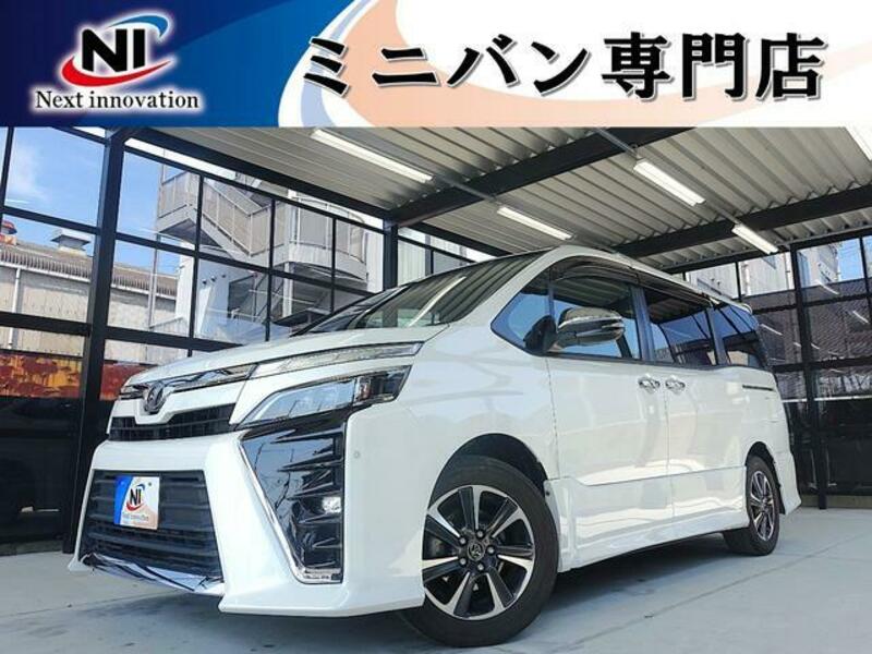 TOYOTA VOXY