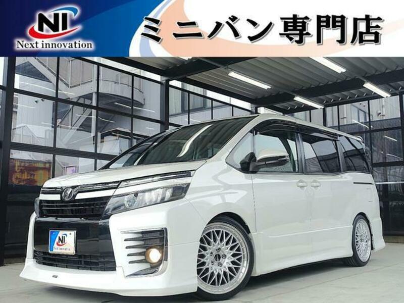 TOYOTA VOXY