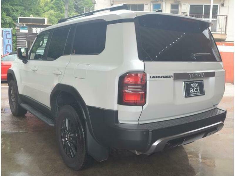 LAND CRUISER 250