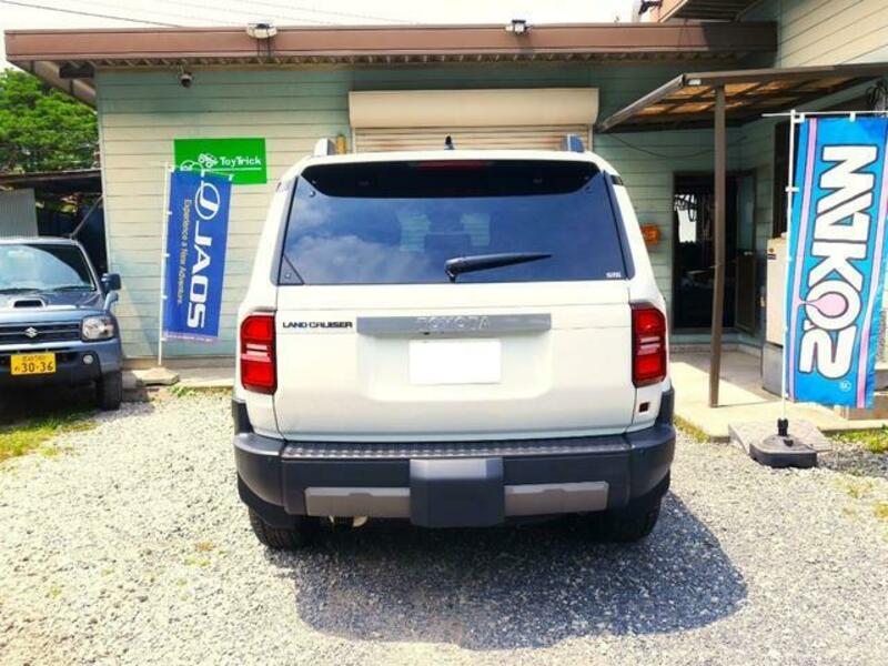 LAND CRUISER 250
