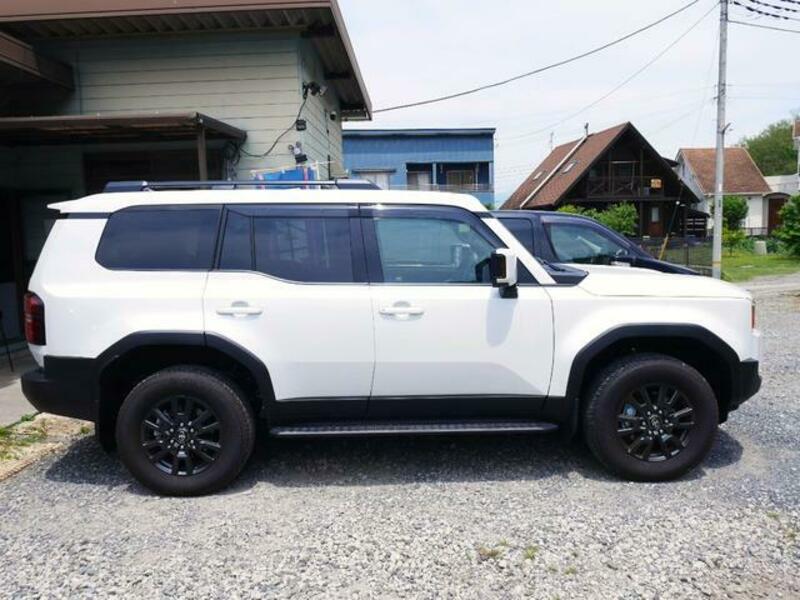 LAND CRUISER 250