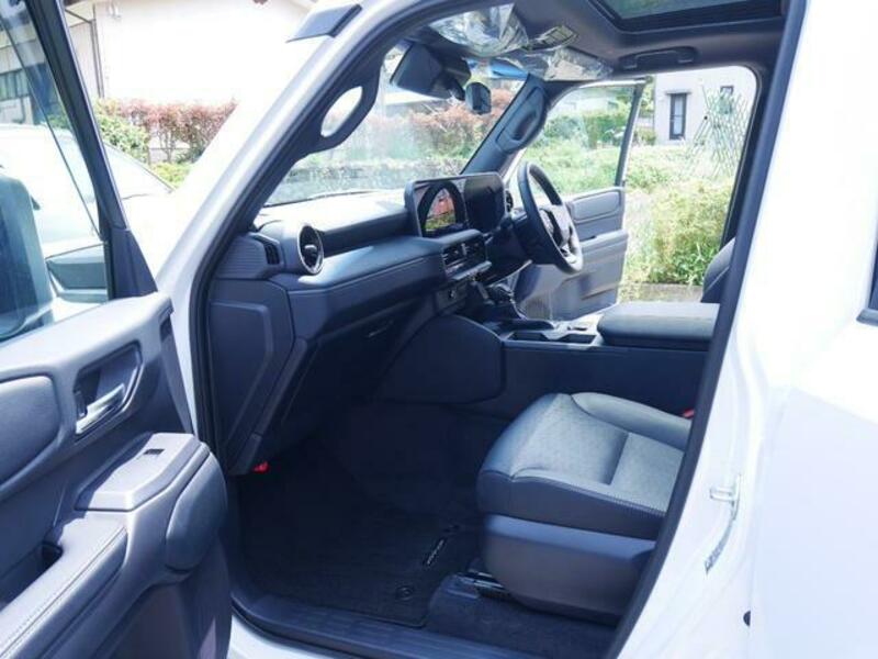 LAND CRUISER 250