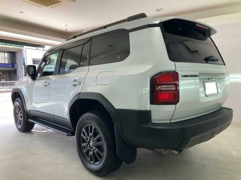 LAND CRUISER 250