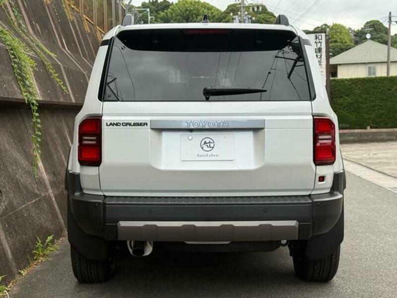 LAND CRUISER 250