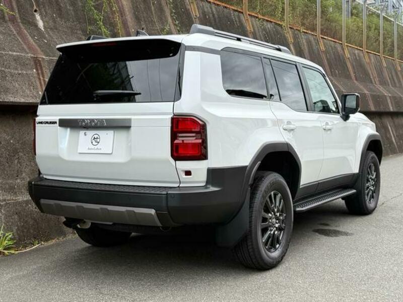 LAND CRUISER 250