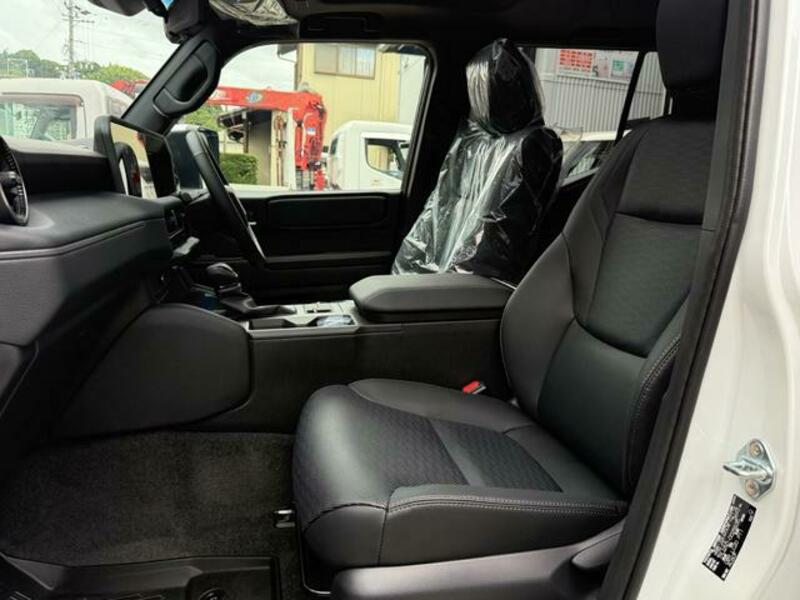LAND CRUISER 250