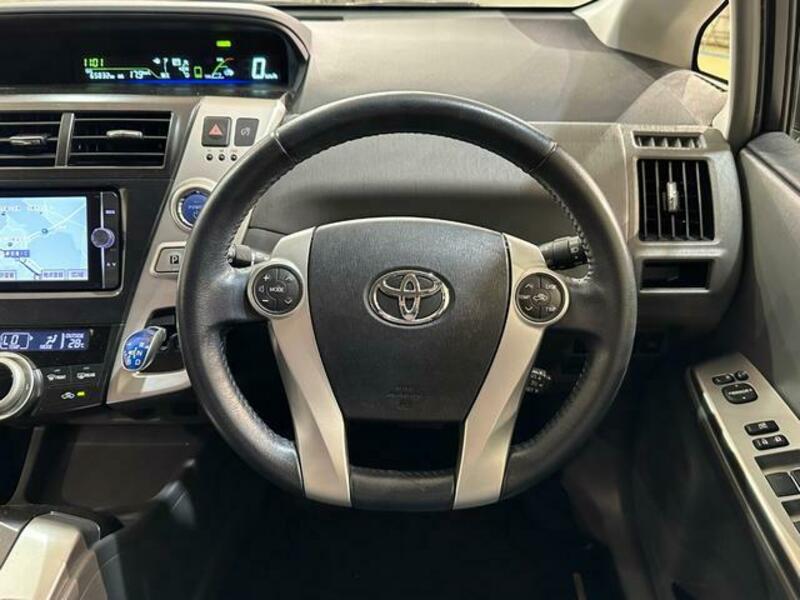 PRIUS ALPHA