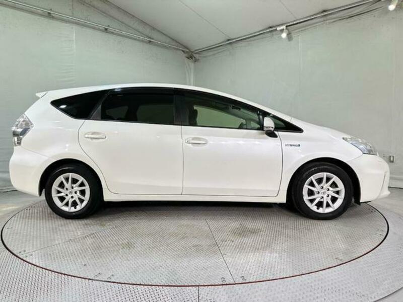 PRIUS ALPHA