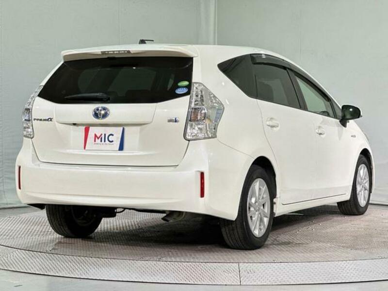 PRIUS ALPHA