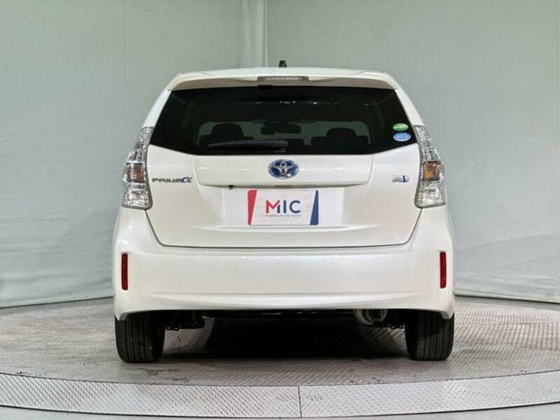 PRIUS ALPHA