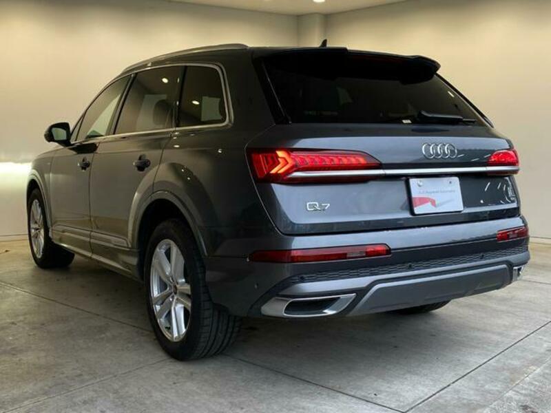 Q7