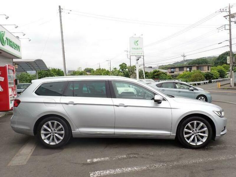 PASSAT VARIANT