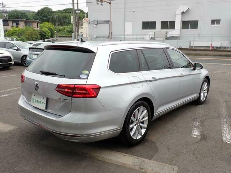 PASSAT VARIANT