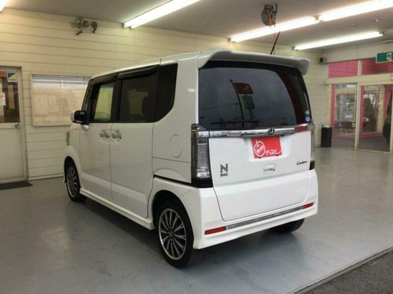N BOX CUSTOM