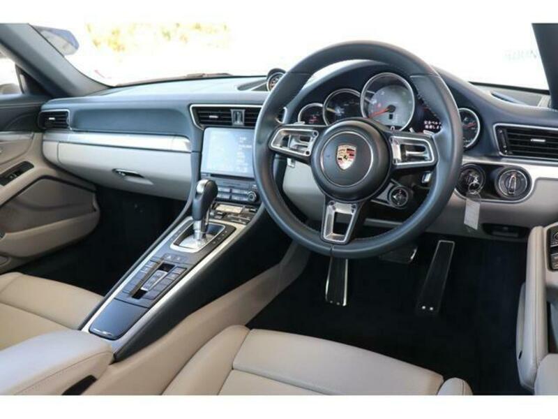 911
