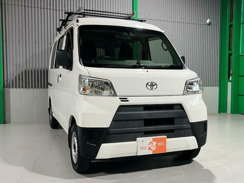TOYOTA PIXIS VAN