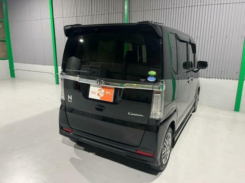 N BOX CUSTOM