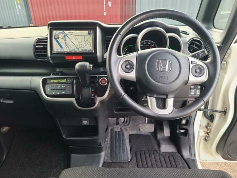 N BOX