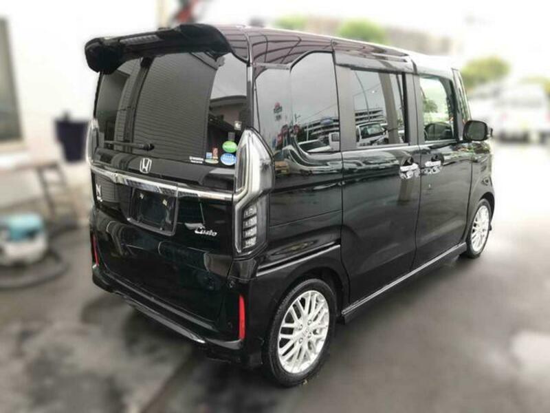 N BOX CUSTOM