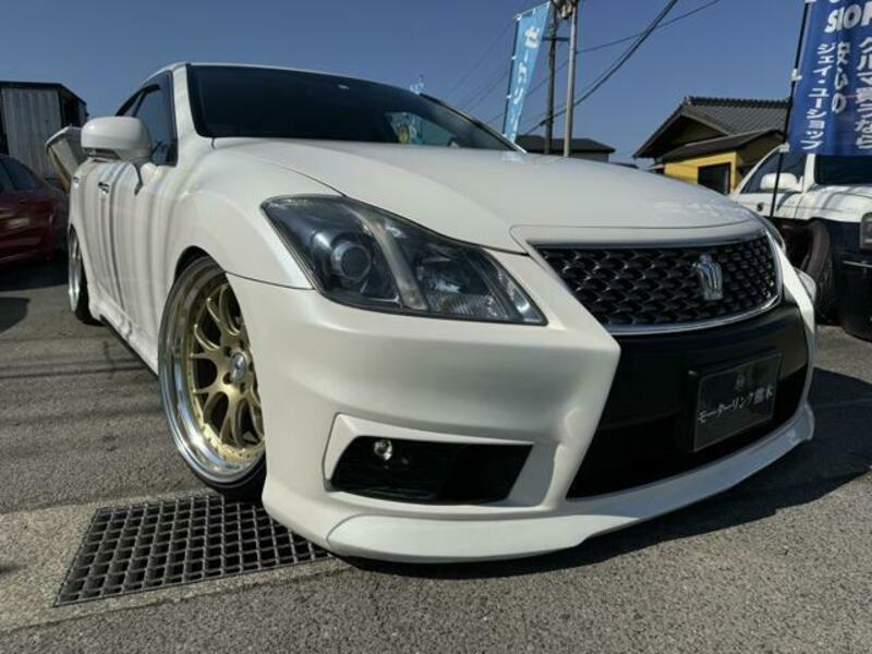 TOYOTA CROWN