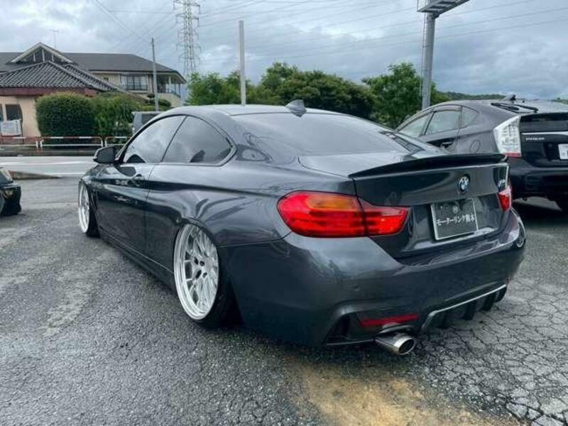 4 SERIES