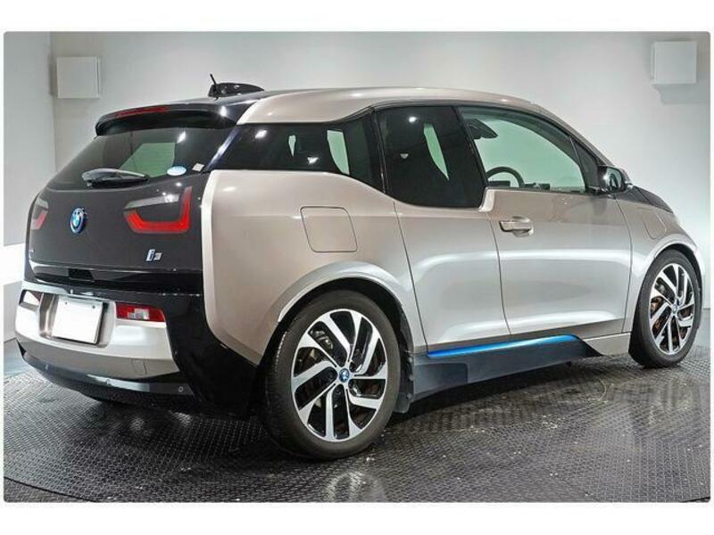 i3