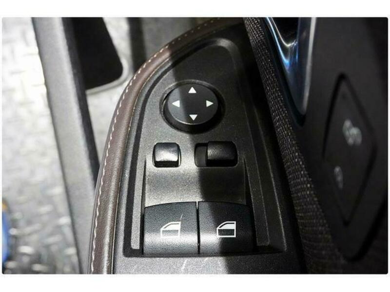i3