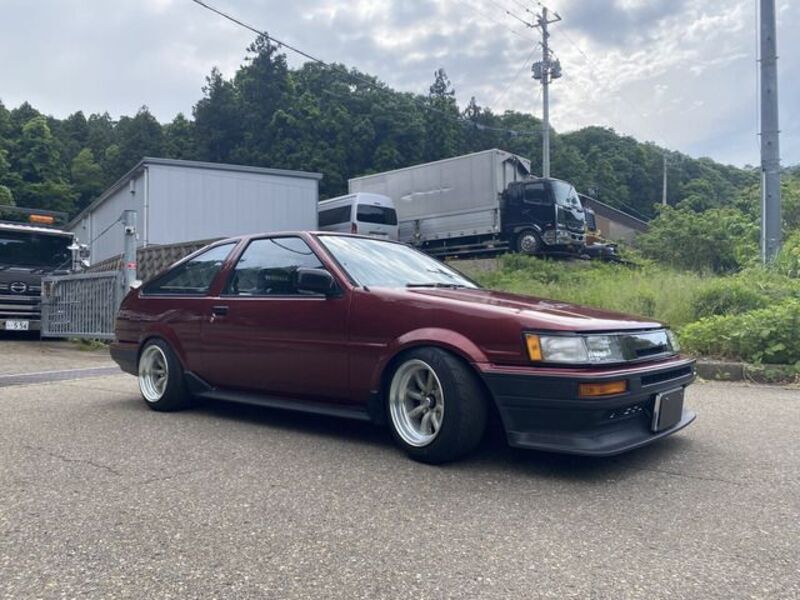 COROLLA LEVIN