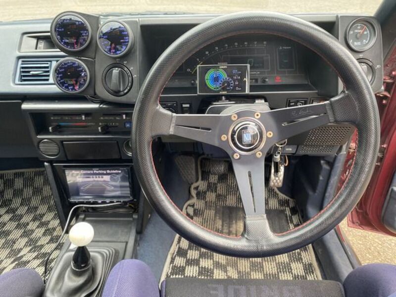 COROLLA LEVIN