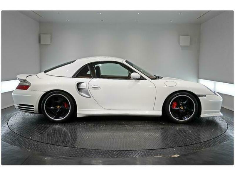911