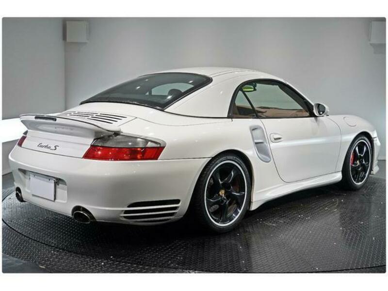 911