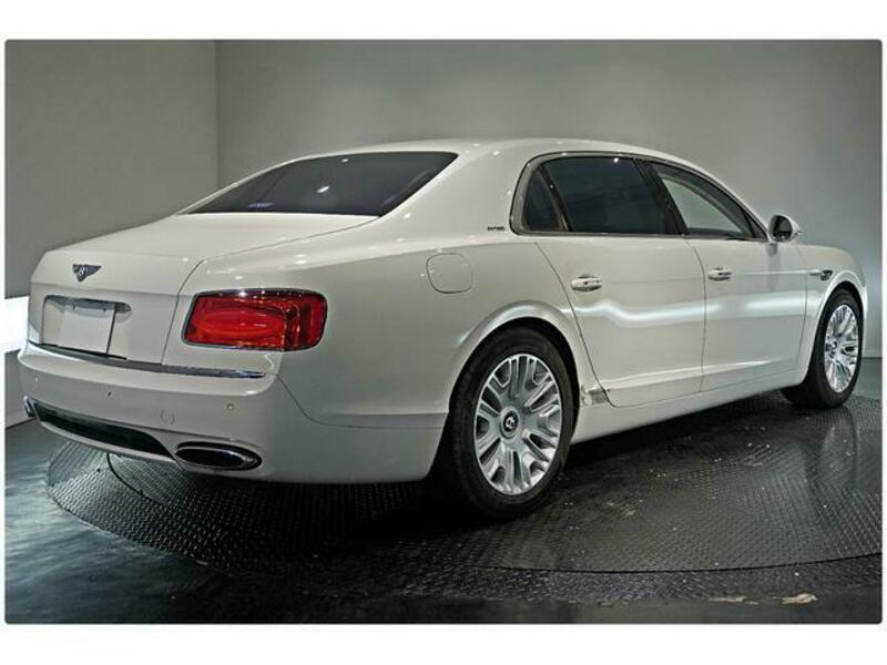FLYING SPUR
